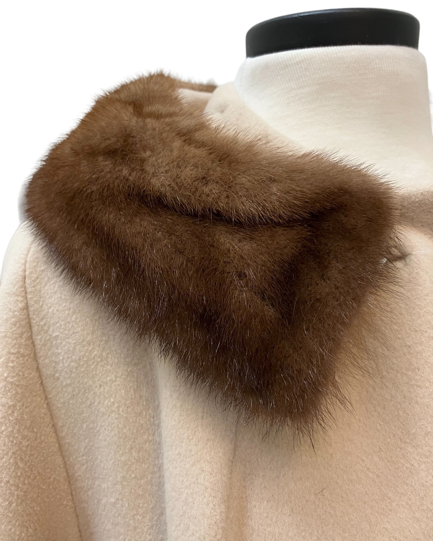 100% Cashmere Tan Color Coat With Fur Collar (1960s)