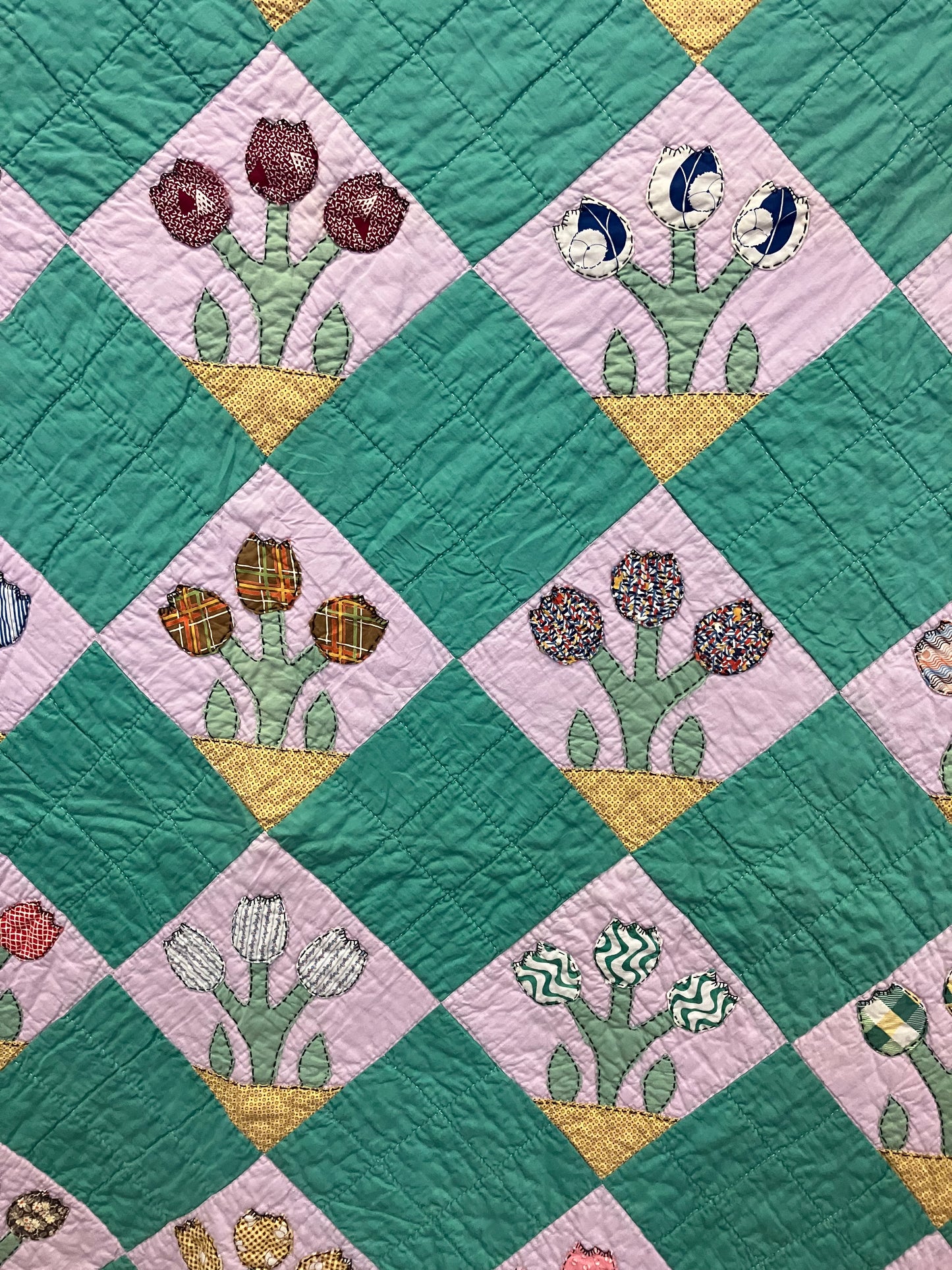 Vintage Handmade Tulip Quilt