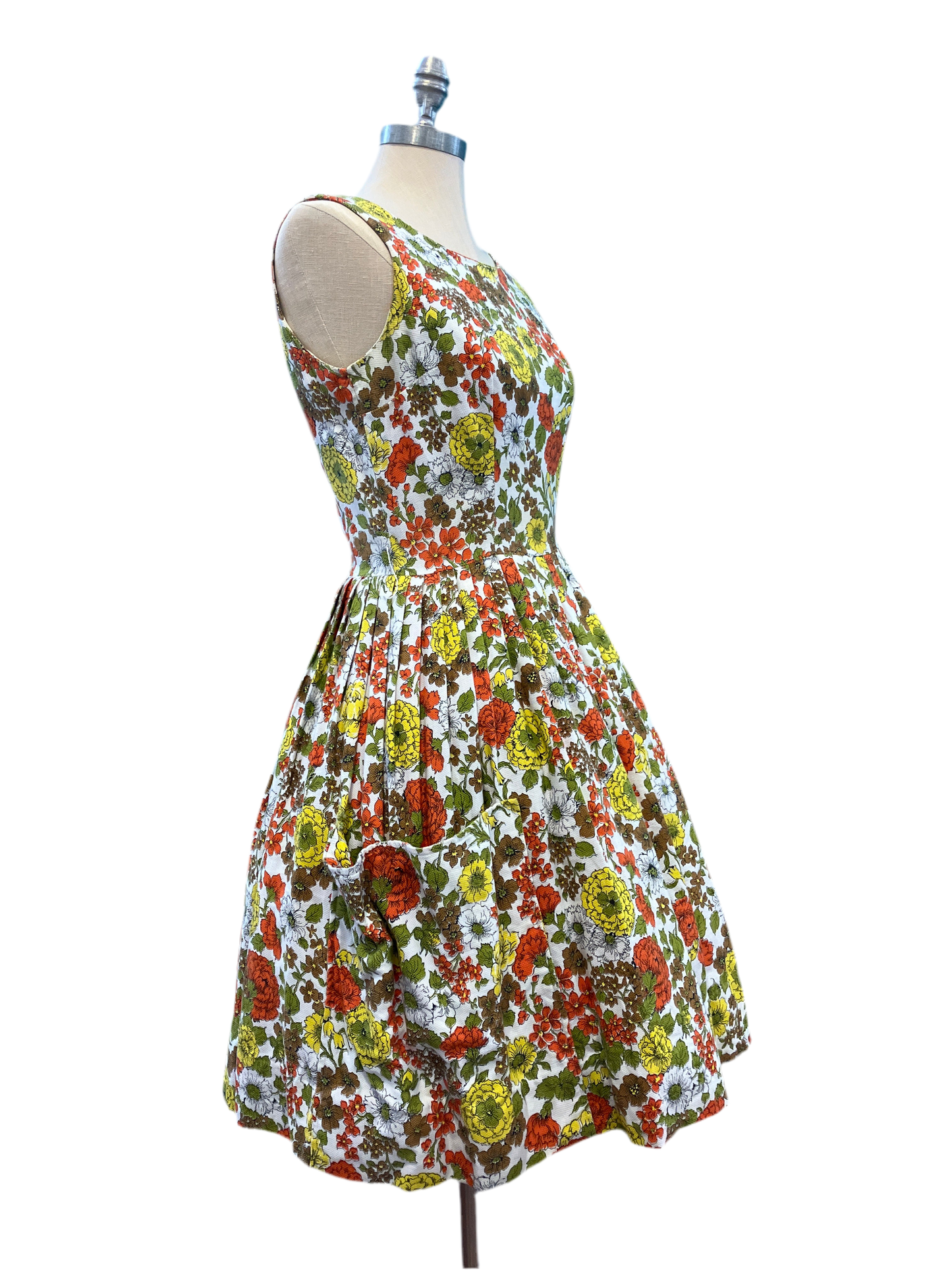 Vintage 1960’s Autumn floral Dress w/ front pockets