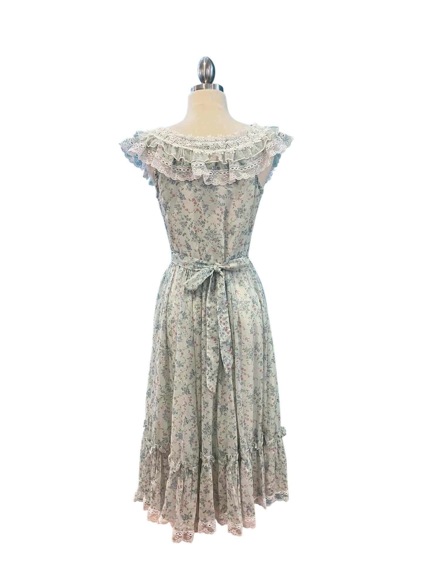 Vintage Gunne Sax Light Green V Neck Sundress with Layered Ruffle Lace Collar Button Up Closure