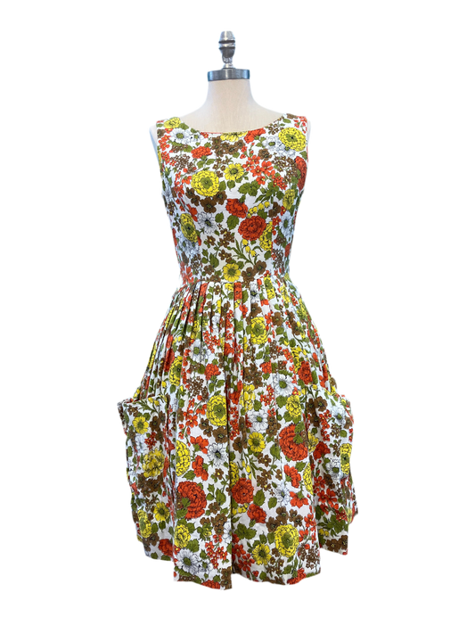 Vintage 1960’s Autumn floral Dress w/ front pockets