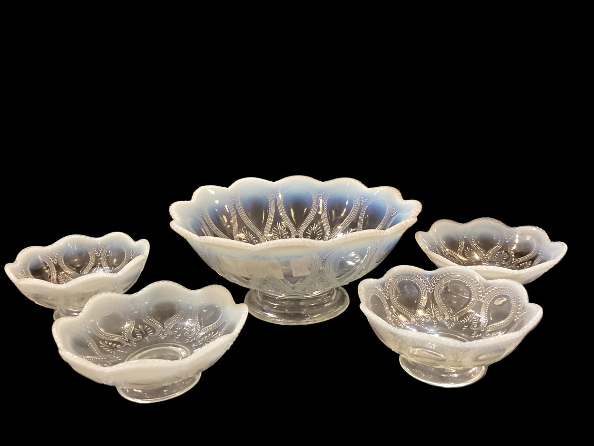 Rare Vintage White Opalescent Clear Ombré Bowl Set of 5 (Includes 1pc Large and 4pc Small Berry Bowls)