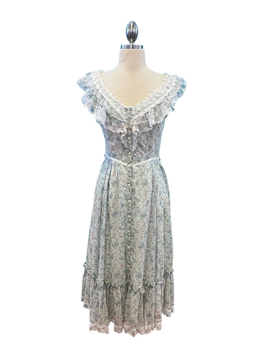 Vintage Gunne Sax Light Green V Neck Sundress with Layered Ruffle Lace Collar Button Up Closure