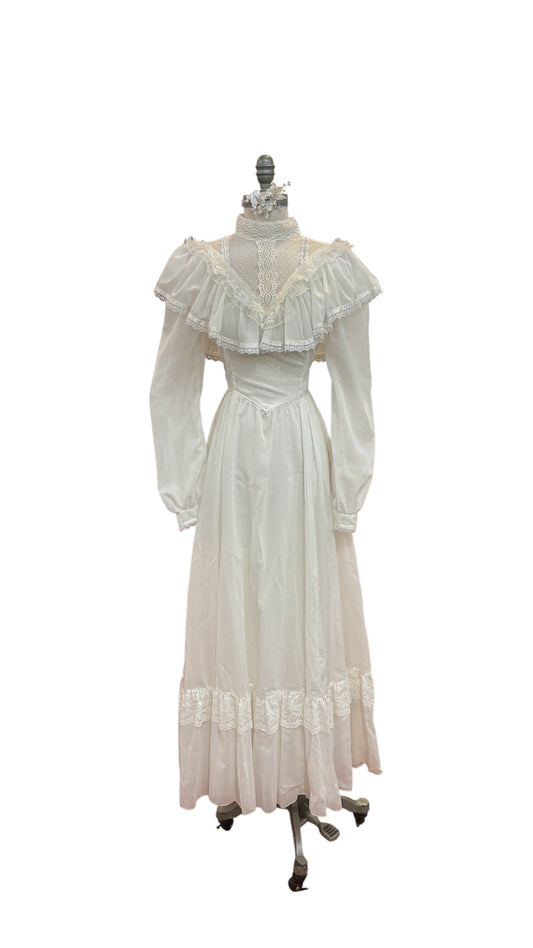 Vintage Gunne Sax by Jessica White Victorian Cotton Voile with Sheer Lace Wedding Dress Modest Bridal Gown With Sleeves Size 7