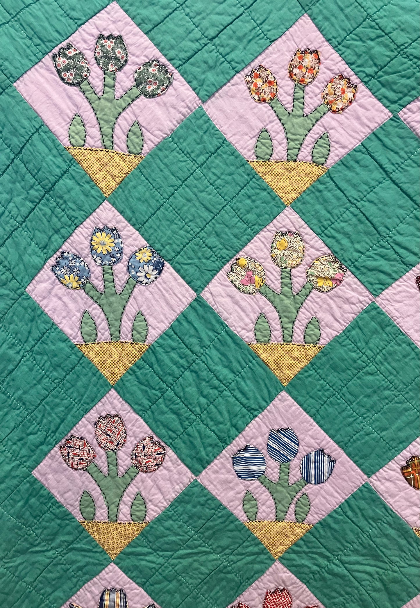 Vintage Handmade Tulip Quilt