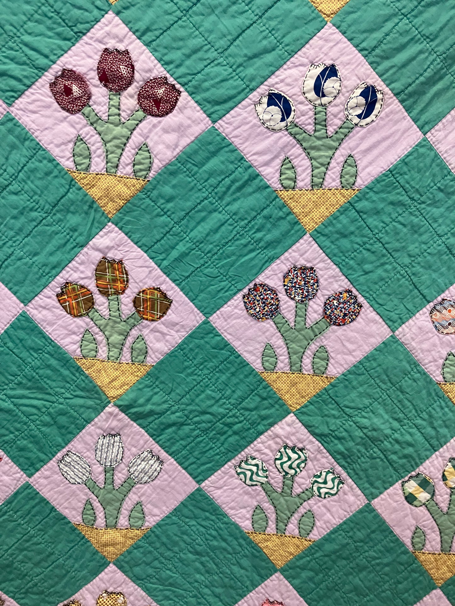 Vintage Handmade Tulip Quilt